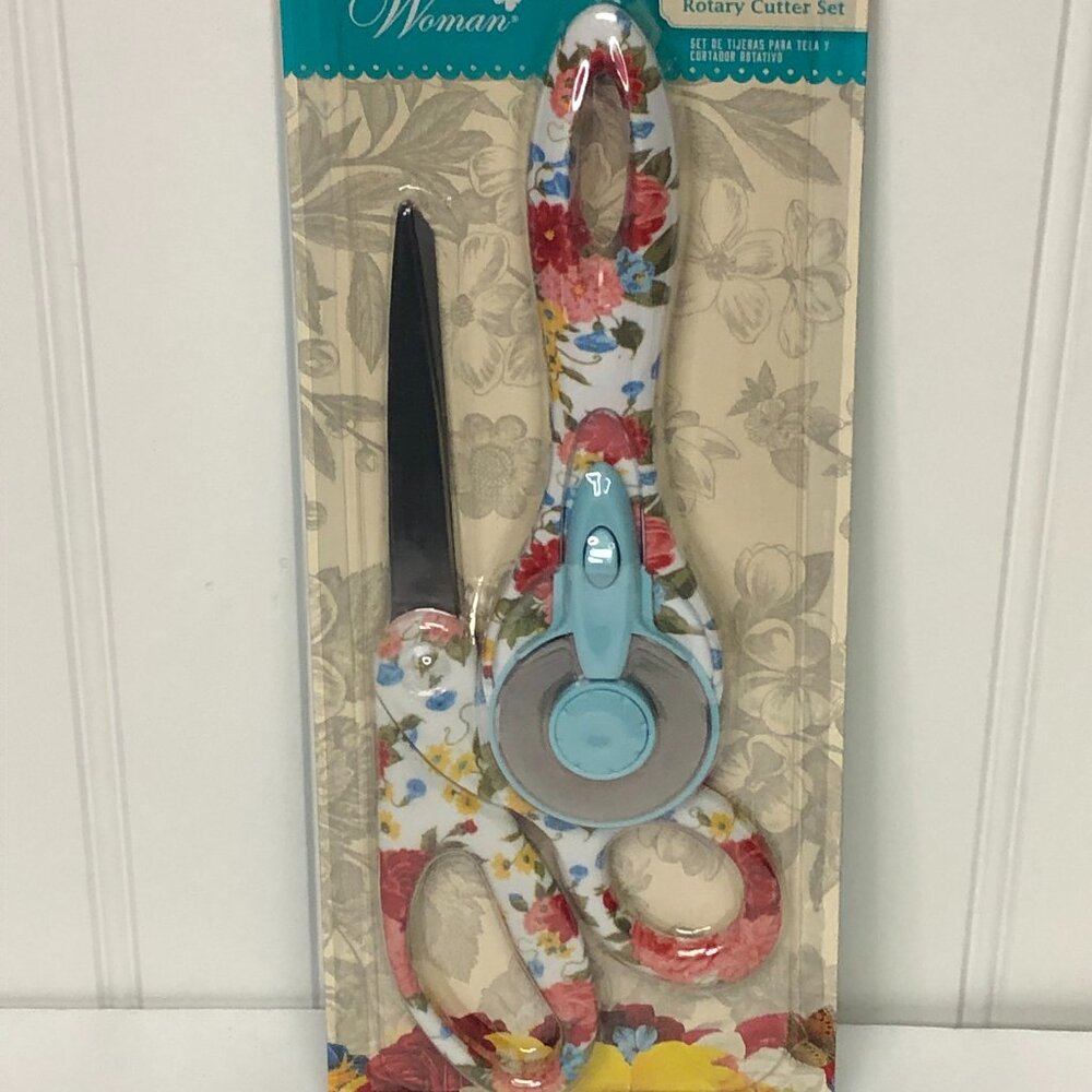 Pioneer Woman Sweet Rose Fabric Scissors & Rotary Cutter Set Floral New